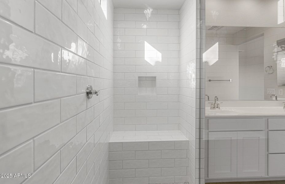 Owner's Bathroom Owner's Bathroom