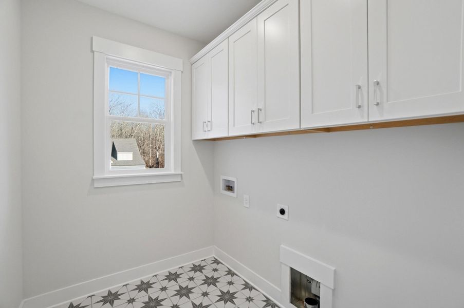 Spacious, unfurnished interior of a new home in Rone Creek, Waxhaw (Image 83).
