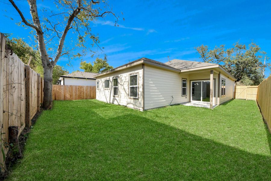 Exterior details and patio area of a home in , Houston (Image 23).