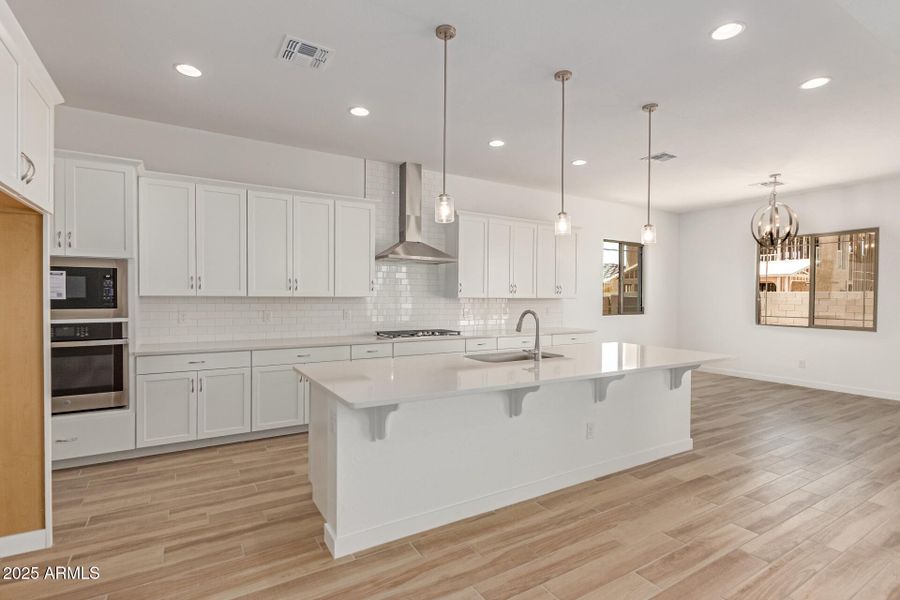 09 - Saddle 09 - Saddle