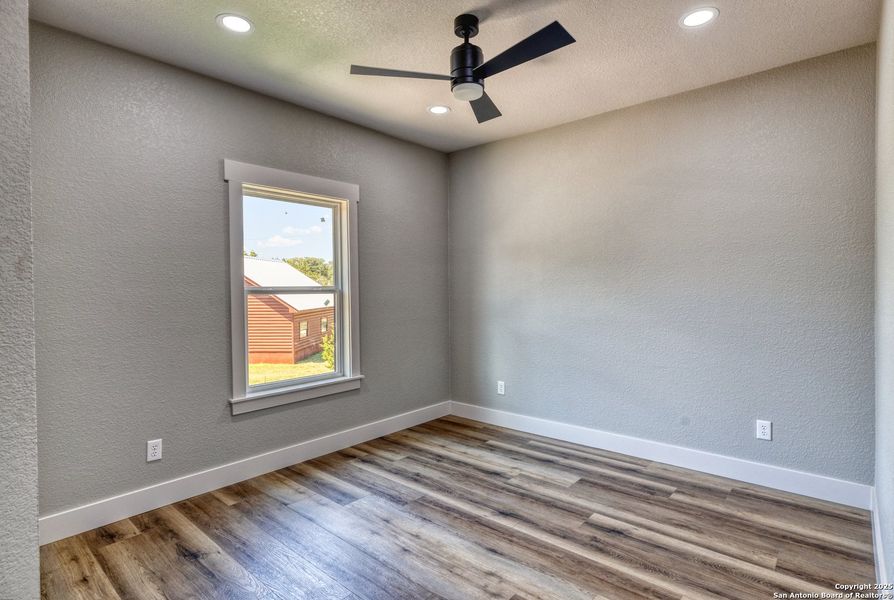 Spacious, unfurnished interior of a new home in , Leakey (Image 11).