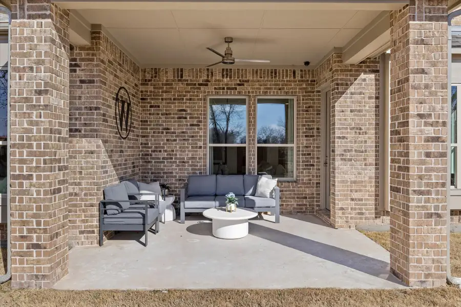 Exterior details and patio area of a home in Lake Shore Village, Rowlett (Image 3).