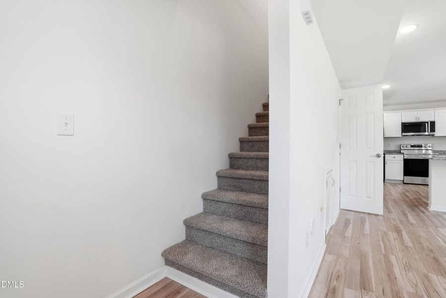 516 Singletary St SE-30