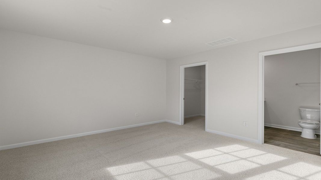 Spacious, unfurnished interior of a new home in Quail Haven, Winston-Salem (Image 20).
