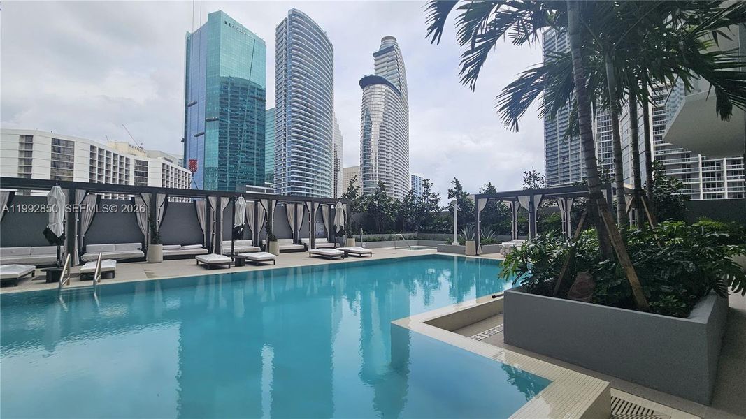 Condo located in Miami, FL showcasing its design and architecture (Image 19).