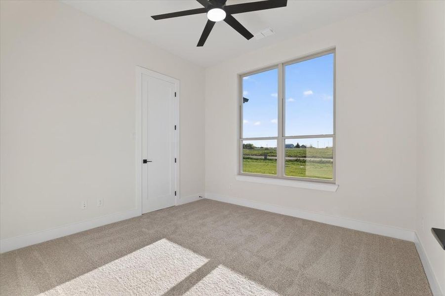 Spacious, unfurnished interior of a new home in , Celeste (Image 37).