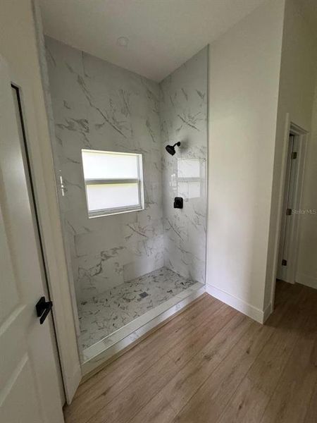 Spacious, unfurnished interior of a new home in , Port Charlotte (Image 10).