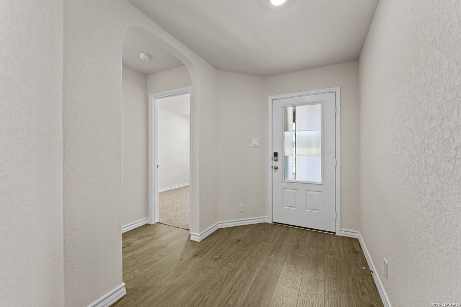 Spacious, unfurnished interior of a new home in Stonehill, San Antonio (Image 19). Spacious, unfurnished interior of a new home in Stonehill, San Antonio (Image 19).