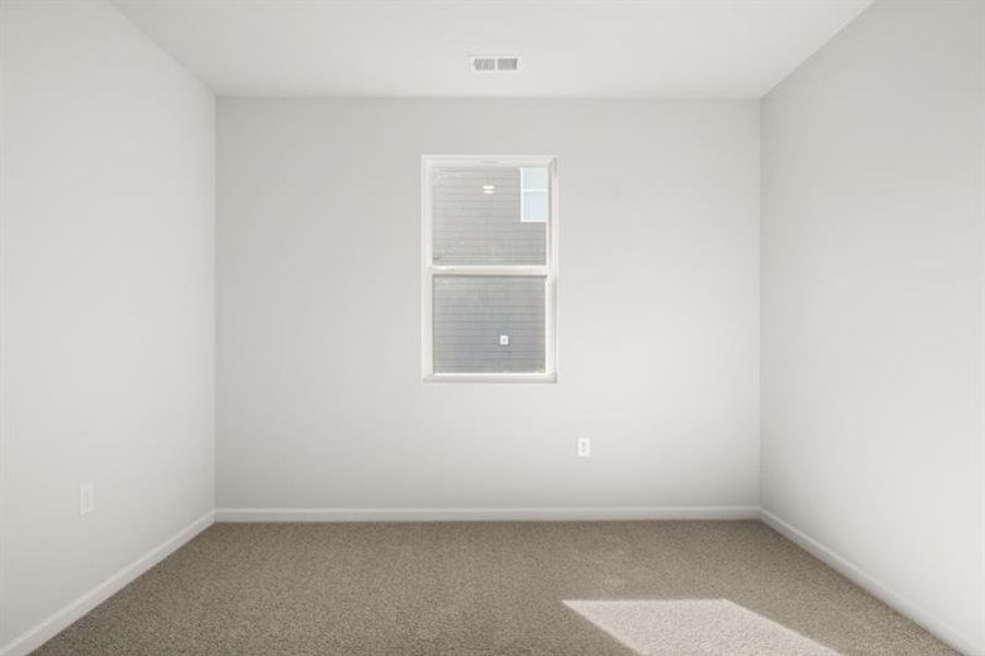 Spacious, unfurnished interior of a new home in Northwoods at Mirror Lake, Villa Rica (Image 24).