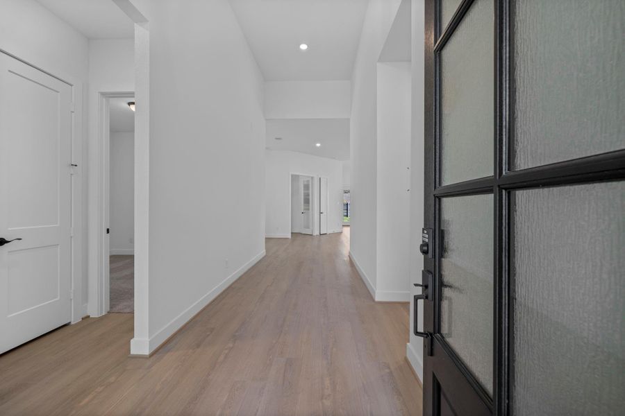 Spacious, unfurnished interior of a new home in Artavia, Conroe (Image 15).