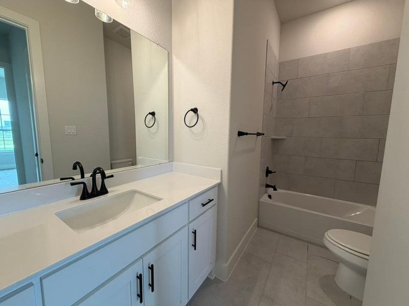 Furnished interior view inside a new home in Rocky Top, Krum (Image 5).