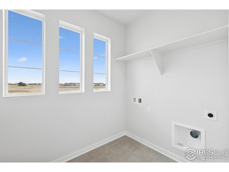 Spacious, unfurnished interior of a new home in Kinston Cottage, Loveland (Image 38).