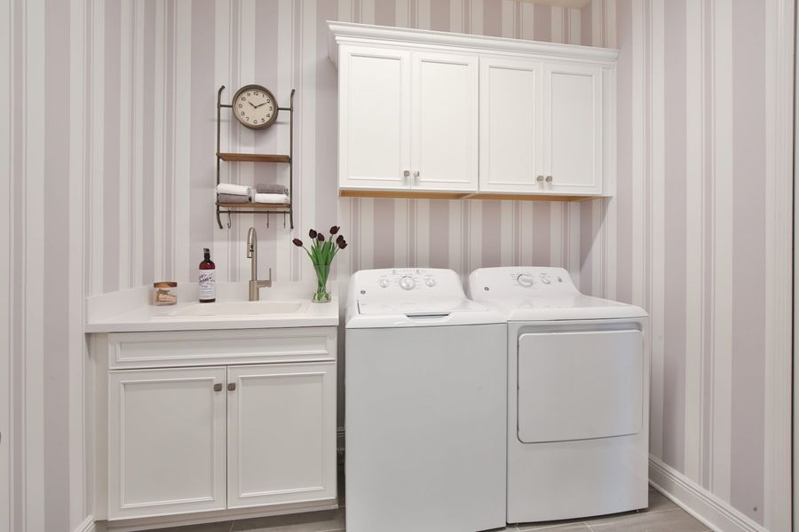 Furnished interior view inside a new home in Palm Grove, Lakewood Ranch (Image 18).