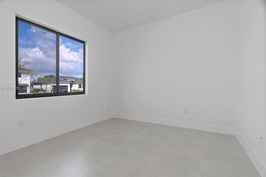 Spacious, unfurnished interior of a new home in , Cutler Bay (Image 39).