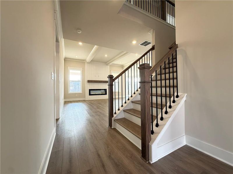 Spacious, unfurnished interior of a new home in Ponderosa Farms Manor, Gainesville (Image 34).