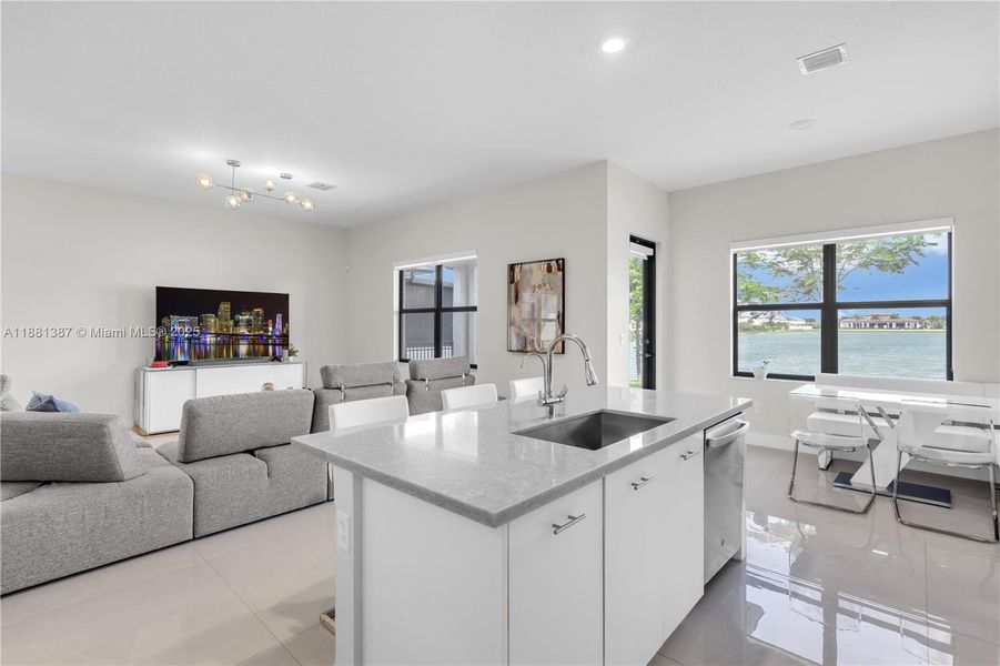 Furnished interior view inside a new home in , Miramar (Image 10).