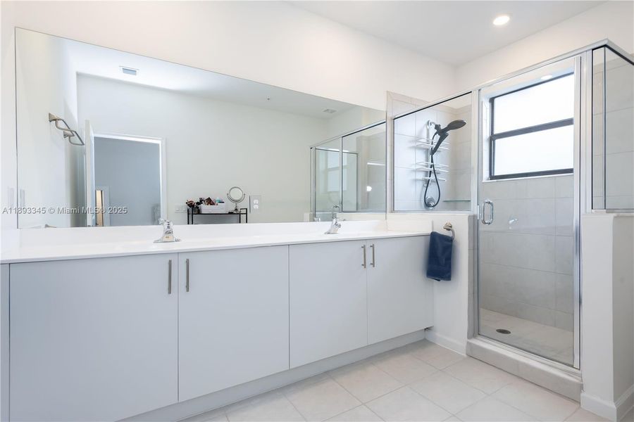 Furnished interior view inside a new home in , Pembroke Pines (Image 17). Furnished interior view inside a new home in , Pembroke Pines (Image 17).