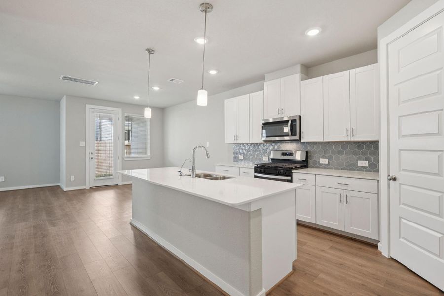 Photo is not of the actual home, but is an inspirational photo of builder’s model home and may depict options, furnishings, and/or decorator features that are not included Photo is not of the actual home, but is an inspirational photo of builder’s model home and may depict options, furnishings, and/or decorator features that are not included