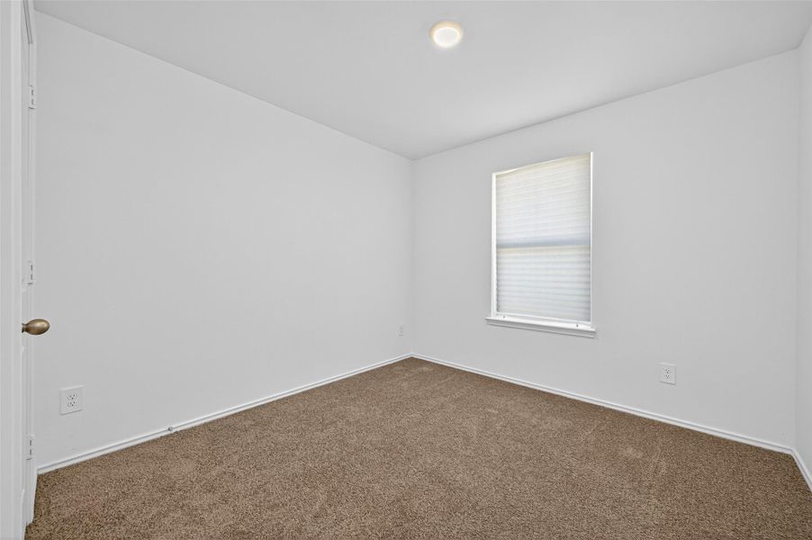 Spacious, unfurnished interior of a new home in Breckenridge Forest, Spring (Image 8).