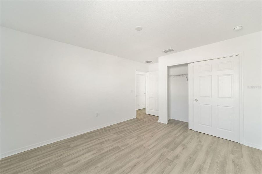 Spacious, unfurnished interior of a new home in Calesa Township, Ocala (Image 47).