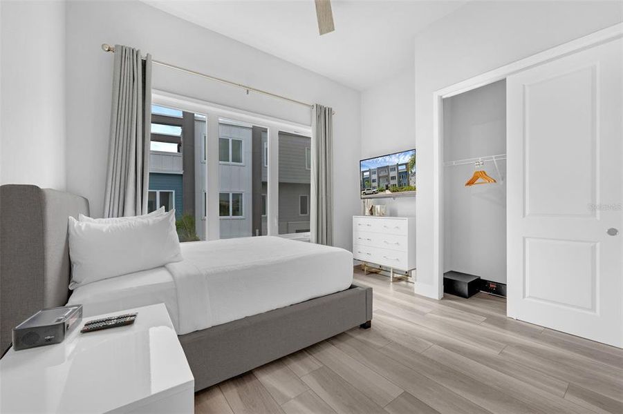 Furnished interior view inside a new home in , Kissimmee (Image 13).