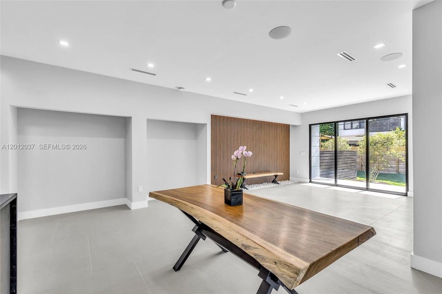 Furnished interior view inside a new home in , Fort Lauderdale (Image 11).