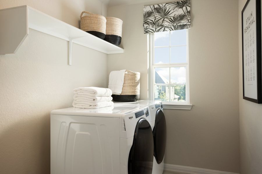 Representative interior finishes for a home built from the Hughes by Beazer Homes in Veranda, San Antonio (Image 12).