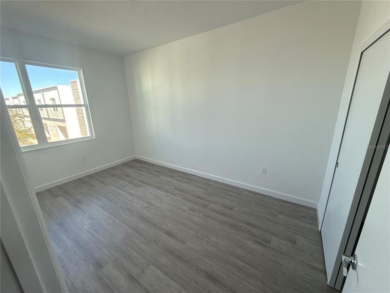 Spacious, unfurnished interior of a new home in , Davenport (Image 20).