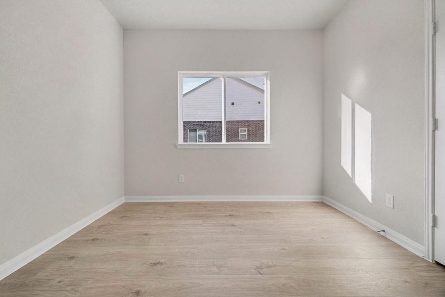 Spacious, unfurnished interior of a new home in Lake Conroe Hills, Willis (Image 11).