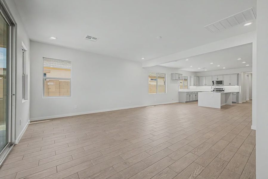 Spacious, unfurnished interior of a new home in Avanti at Granite Vista, Waddell (Image 16). Spacious, unfurnished interior of a new home in Avanti at Granite Vista, Waddell (Image 16).