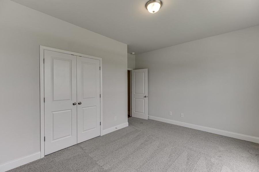 Spacious, unfurnished interior of a new home in , Jefferson (Image 35).