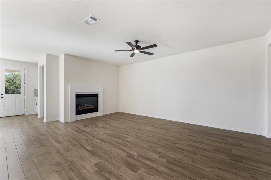 Spacious, unfurnished interior of a new home in Morningstar, Aledo (Image 29). Spacious, unfurnished interior of a new home in Morningstar, Aledo (Image 29).