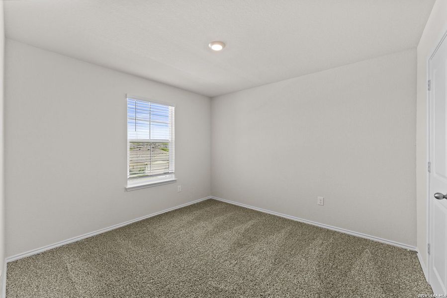 Spacious, unfurnished interior of a new home in Laurel Vistas, San Antonio (Image 29).