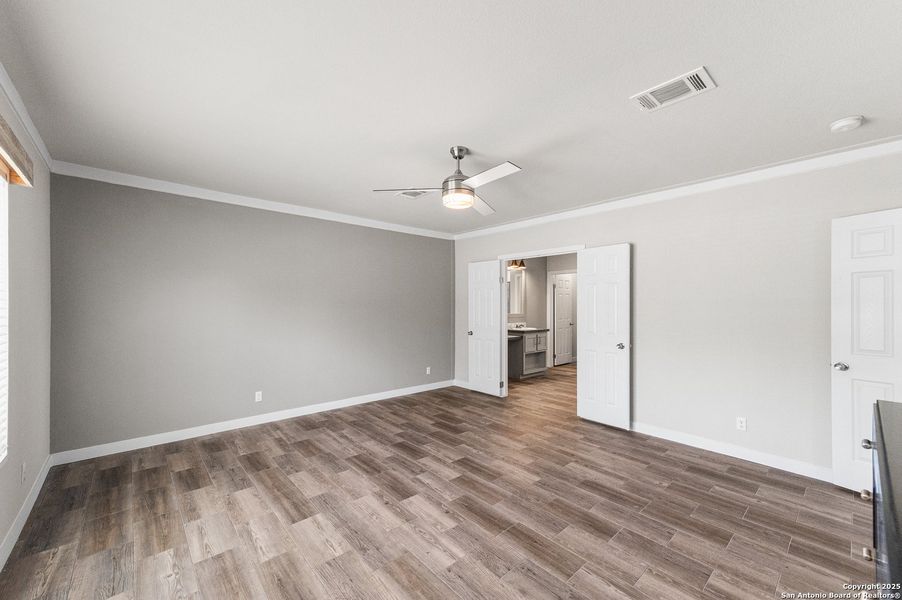 Spacious, unfurnished interior of a new home in , Spring Branch (Image 40).