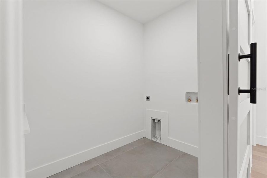 Spacious, unfurnished interior of a new home in , Tampa (Image 69). Spacious, unfurnished interior of a new home in , Tampa (Image 69).