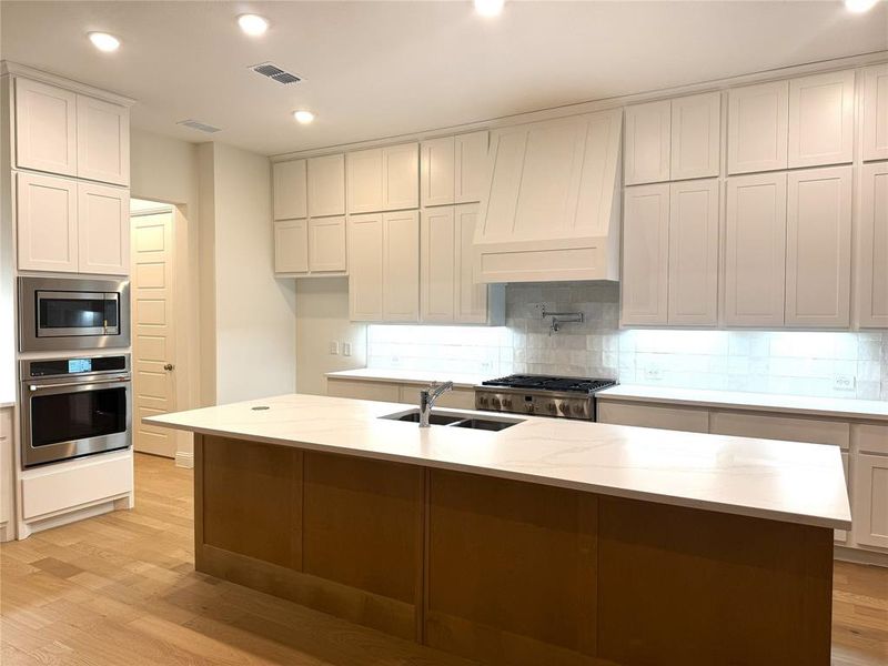 Furnished interior view inside a new home in Highland Crossing, Celina (Image 8). Furnished interior view inside a new home in Highland Crossing, Celina (Image 8).