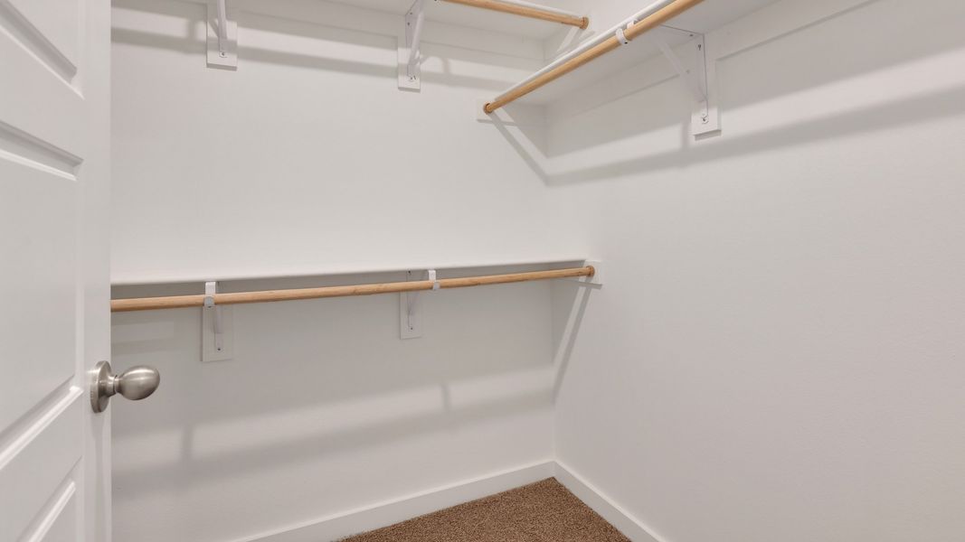 Spacious, unfurnished interior of a new home in Allen Farms, Lubbock (Image 17).