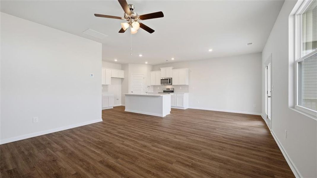 Spacious, unfurnished interior of a new home in Twin Lakes, Hoschton (Image 25).