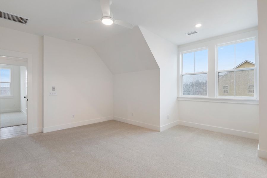 Spacious, unfurnished interior of a new home in , Summerville (Image 25).