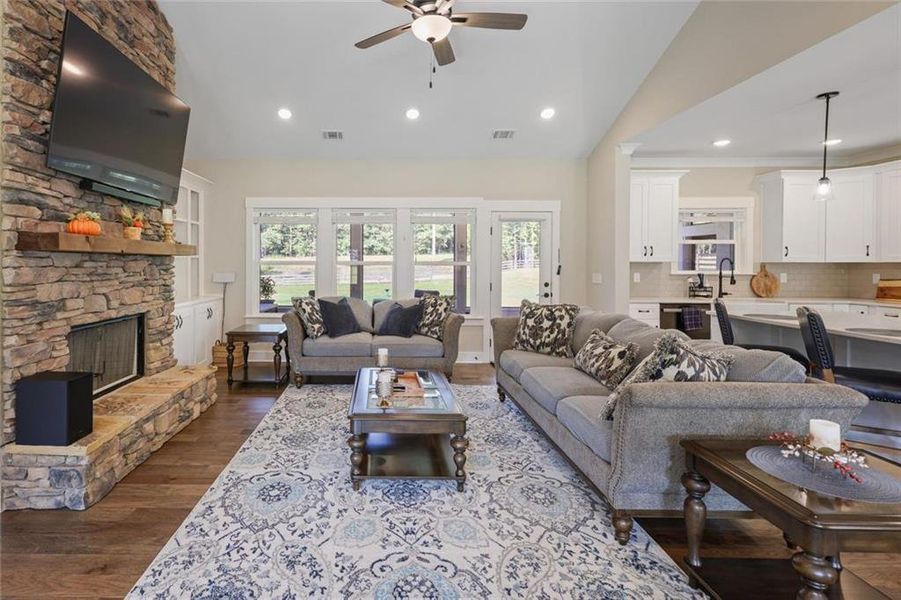 Furnished interior view inside a new home in , Dallas (Image 8).