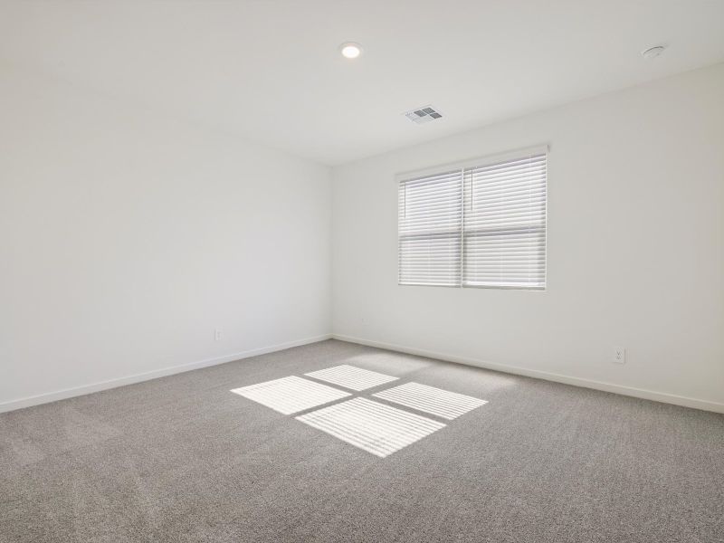 Spacious, unfurnished interior of a new home in Meritage Homes by Teravalis - Reserve Series, Buckeye (Image 10).