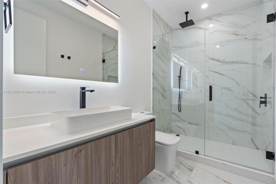 Furnished interior view inside a new home in , Fort Lauderdale (Image 6).