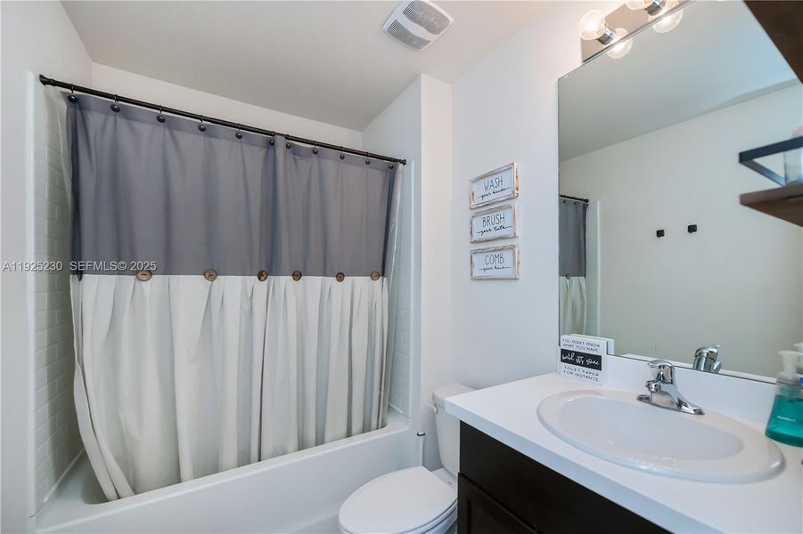 Furnished interior view inside a new home in , Labelle (Image 42).