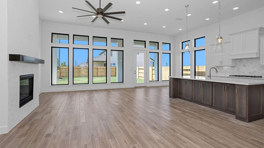 Spacious, unfurnished interior of a new home in Lakes of Cane Island, Katy (Image 13). Spacious, unfurnished interior of a new home in Lakes of Cane Island, Katy (Image 13).