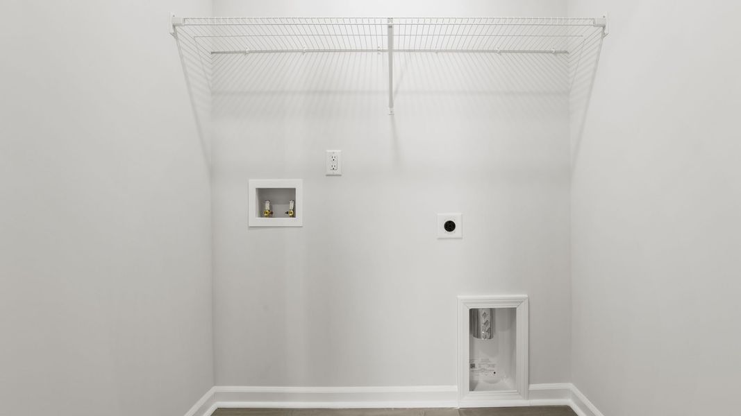 Spacious, unfurnished interior of a new home in Tanglewood Townes, Greenville (Image 30).