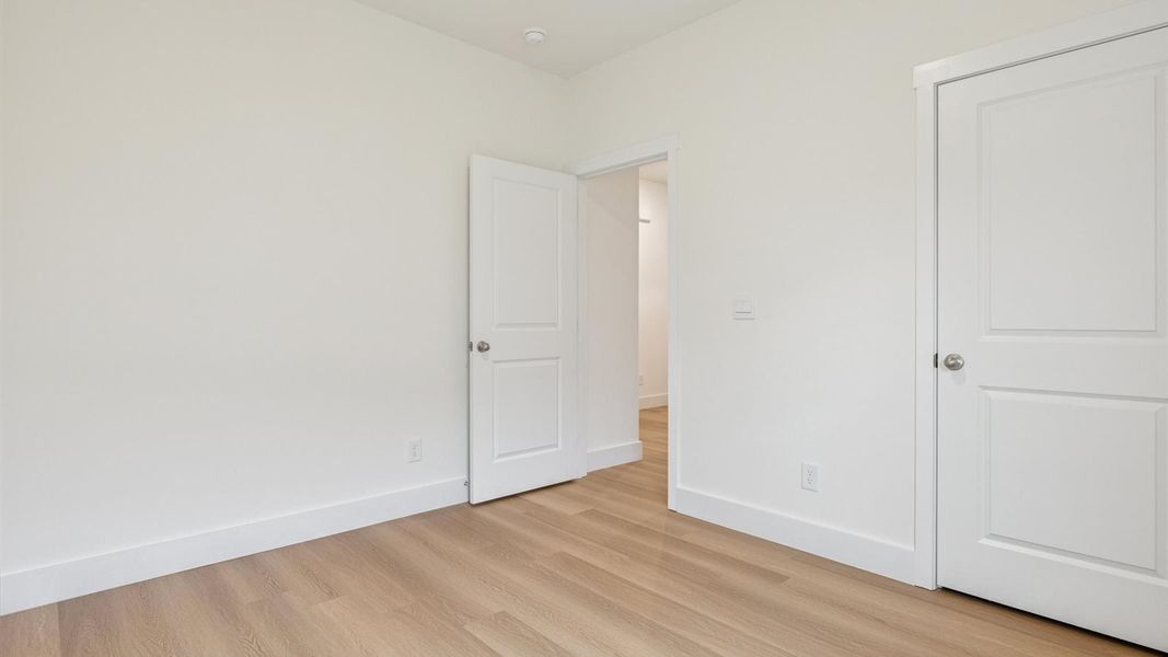 Spacious, unfurnished interior of a new home in Millstone Village, Morristown (Image 13).