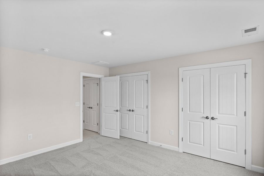 Spacious, unfurnished interior of a new home in Waterbridge, Myrtle Beach (Image 22).