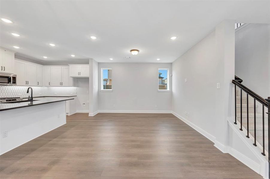 Spacious, unfurnished interior of a new home in Painted Tree Woodland West – Cottages, McKinney (Image 23).