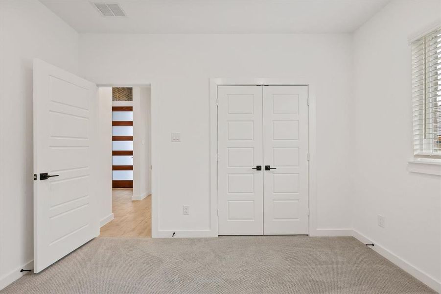 Spacious, unfurnished interior of a new home in Talon Hills, Saginaw (Image 19).