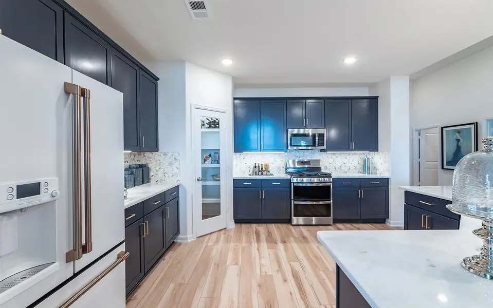 Furnished interior view inside a new home in Hickory Ridge, Elmendorf (Image 7).